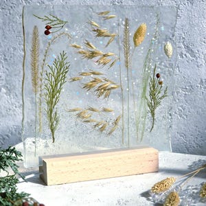 Handgjord lampa med epoxiharts för torkade örter: Botanisk LED-nattlampa bild 8