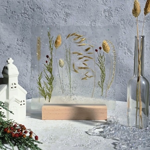 Handgjord lampa med epoxiharts för torkade örter: Botanisk LED-nattlampa bild 6