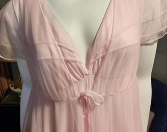 Vintage 1970s Two Piece Lingerie Set Nightgown And Sheer Robe Made In Canada By Cahill Size Large Light Pink