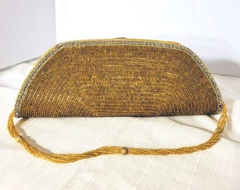 Pochette vintage années 1980 ornée de perles et de strass : sac de soirée demi-lune doré, Hong Kong