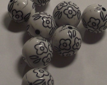 Black and White Floral acrylic approx 10mm Beads-8 beads