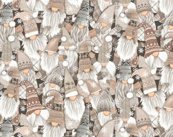 Tejido de gnomo, tejido de Navidad, Gnomos de vacaciones, Tesoros atemporales, Gnomos de plata, Gail-C8208 natural,