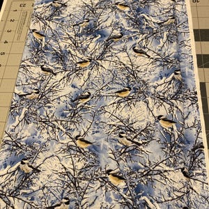 Winter birds, tree and birds, Timeless Treasures birds on snowy branches, Winter CHICKADEES, BIRD-C7850 BLUE, winter snow birds, Bild 8