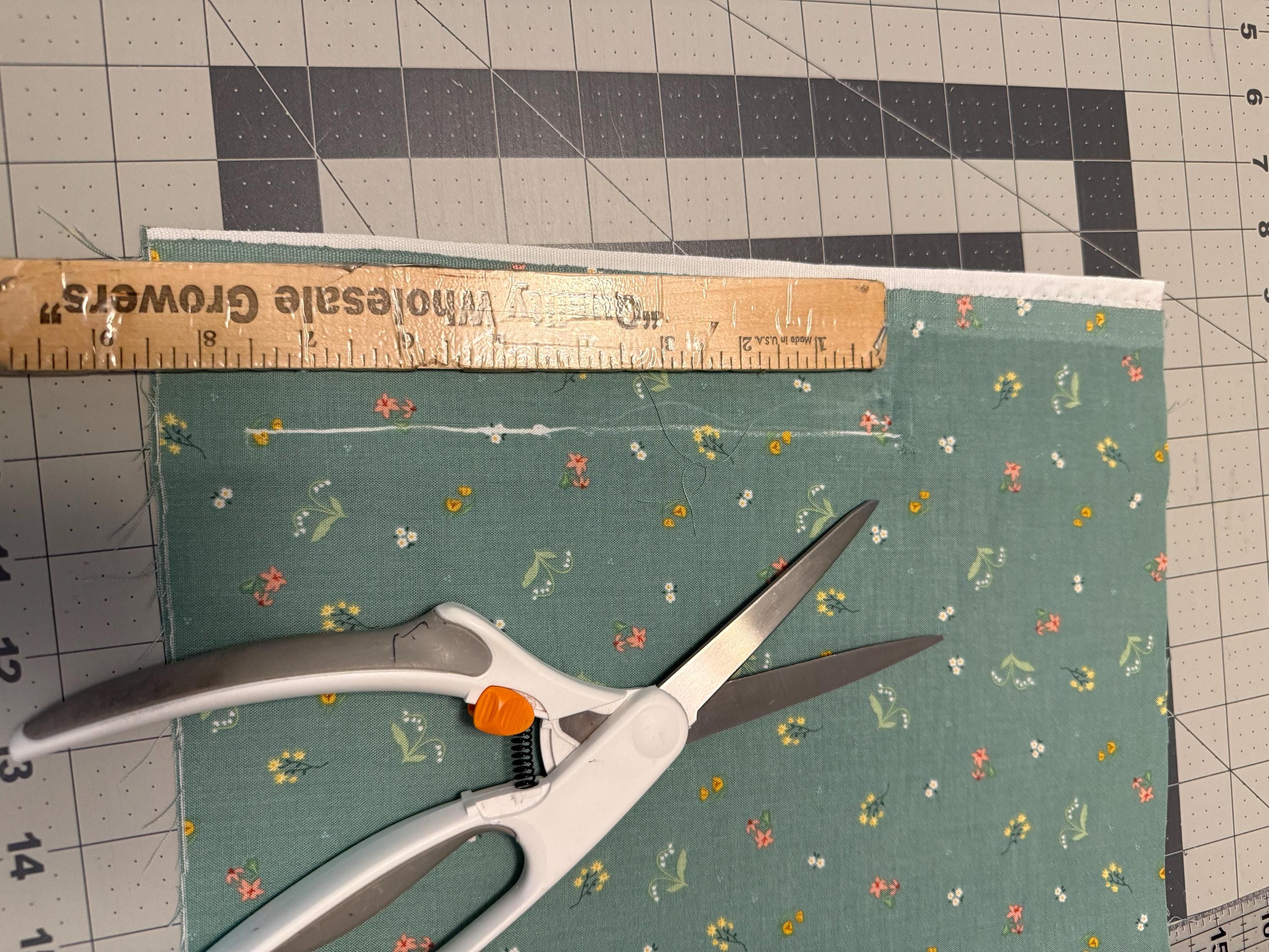 Green floral, FLAWED  Emma floral, Dark Green Emma, Riley Blake, cotton quilting 100 % cotton, Emma Fabric, C12216-DKGREEN, floral,