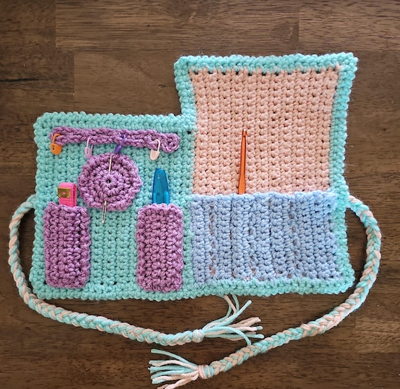 Beginner Crochet Kit with Left and Right Video Tutorials - DIY Tool Case Starter Set, Yarn & Hook Included, Learn to Crochet Gift