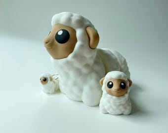 Juguete clásico de oveja bebé blanca