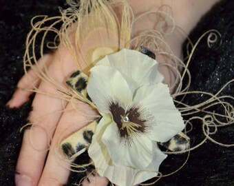 Alternative Corsage White Pansy Finger Corsage Adjustable Ring Corsage