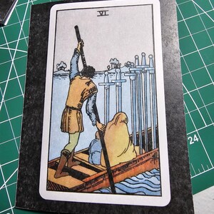 Blanco kaart - Tarotkaartontwerp - Six of Swords - Rider-Waite