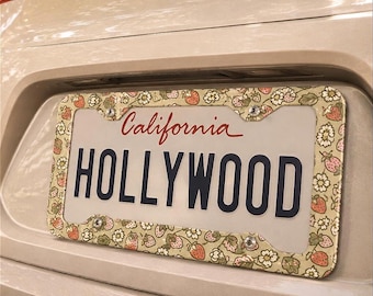 Strawberry License Plate Frame Cottagecore Car Accessory Floral Car Decor Pastel Lover Gift Kawaii Fruitcore Metal Frame Botanical Car Gift