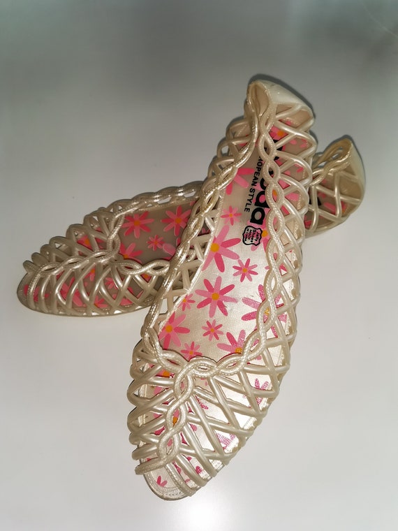 Vintage 1980s Jelly flats shoes lattice pearl whit