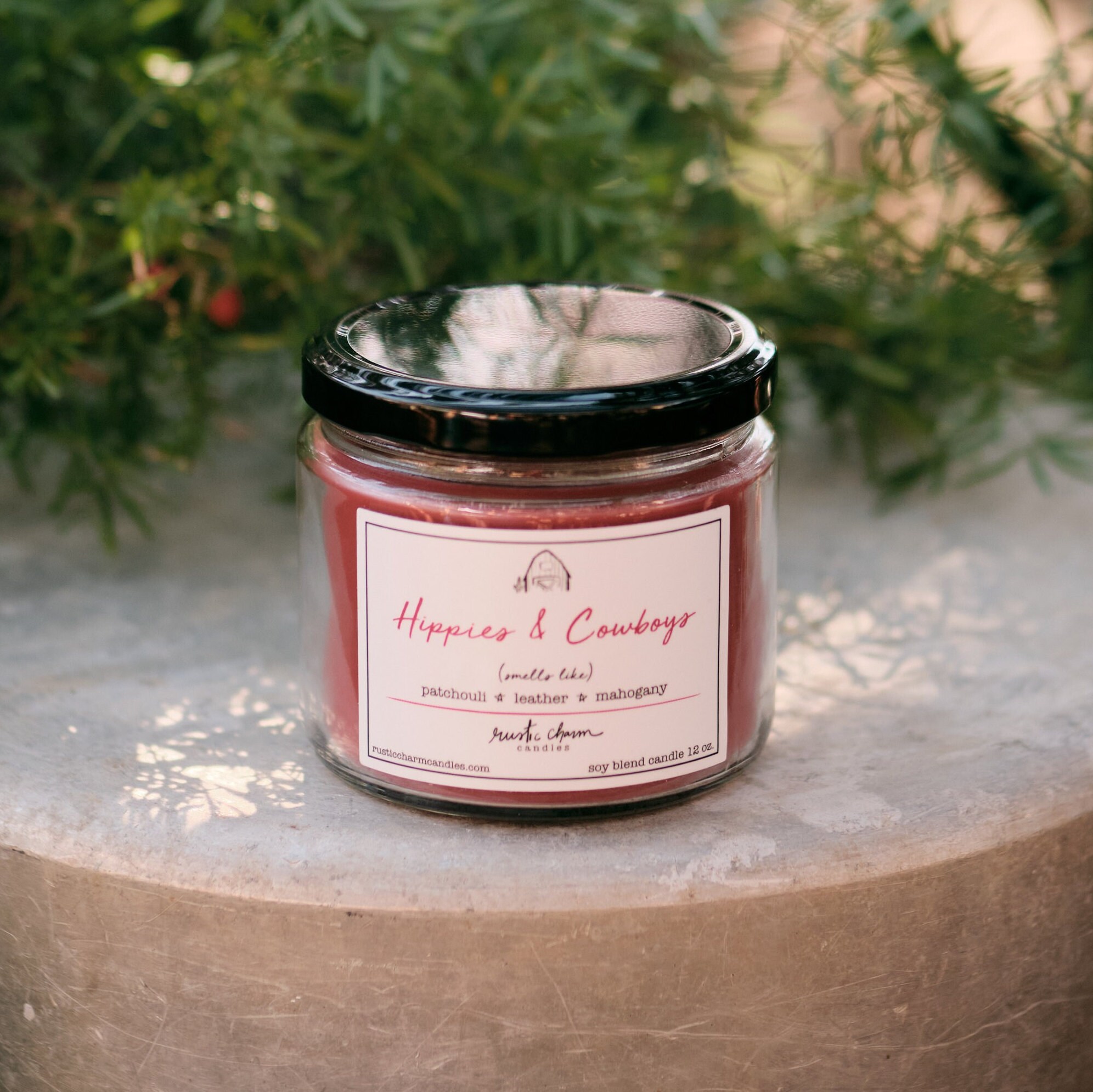 Bougie Hippies & Cowboys Mèche de coton breloque rustique parfum cuir patchouli épuré