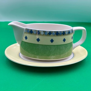 Royal Doulton Fine China CARMINA Gravyboat and Underplate