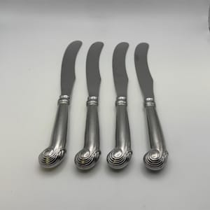 Set of 4 Kirk Stieff 18/8 Stainless Steel WILLIAMSBURG ROYAL SHELL Dinner Knives