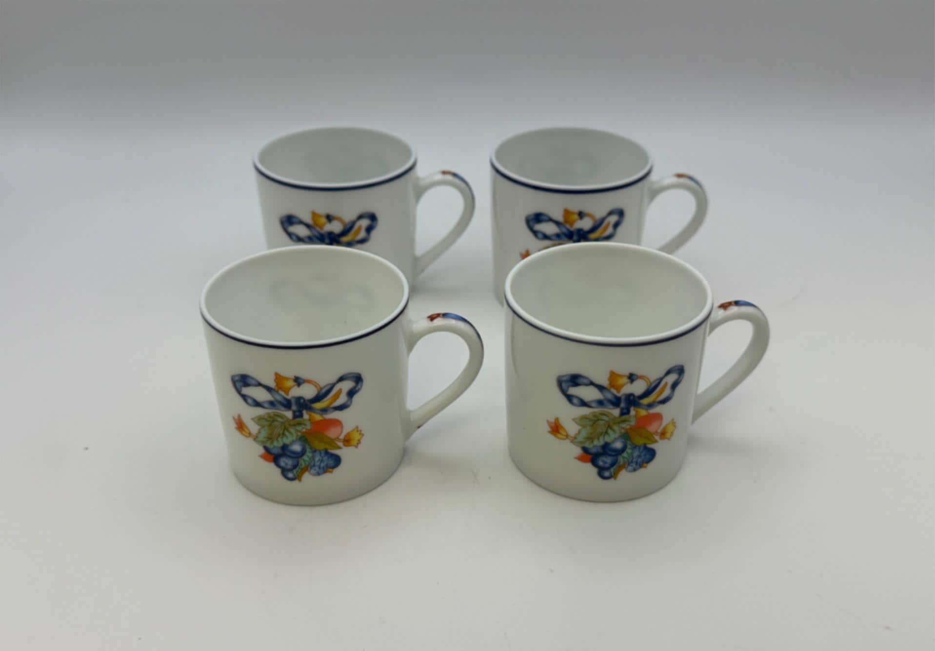 Bernardaud Limoges 『BORGHESE』　花瓶 Bernardaud Limoges 『BORGHESE』 花瓶 - メルカリ