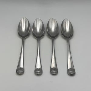 Set of 4 Kirk Stieff 18/8 Stainless Steel WILLIAMSBURG ROYAL SHELL Teaspoons