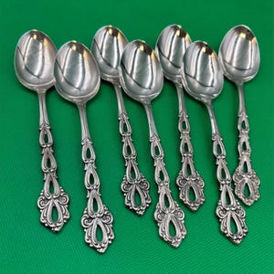 Set of 7 Oneida Stainless Steel CHANDELIER Oval Soup / Place Spoons