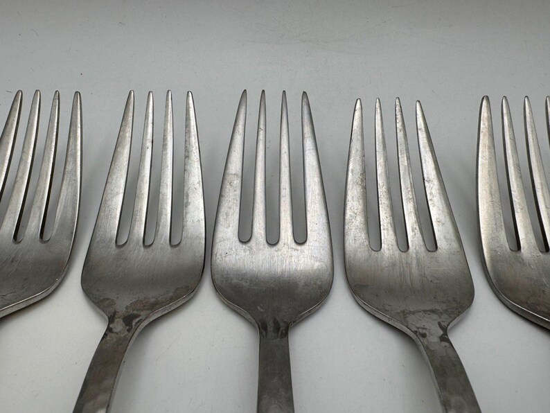 Reed & Barton Hammered Antique Salad Fork - Thumbnail 4