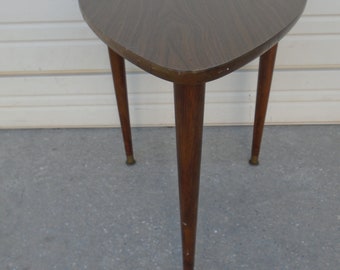 Guitar pick End Table End Mid century modern Boho Umanoff Lu Van STY Boho Hollywood Regency Retro Eames era Triangle