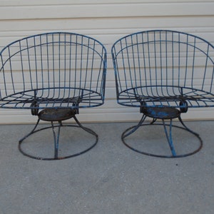 Pair Chairs Homecrest Swivel Kingston Barrel Lounge Wire 2 Bermuda Siesta Riviera Mid-Century Modern Patio Space age Retro Eames era Atomic