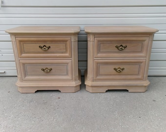 Set 2 Nightstands Picked Oak Modern Farm Lake House French Bed Side Tables Pair Regency French Country Beach Lodge Cottage Carved Provincial