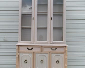 Faux Bamboo China Cabinet Hutch Broyhill 2 pces Palm Beach Hollywood Regency Pantry Coastal Cottage Breakfront Boho Cane Wicker West Indies