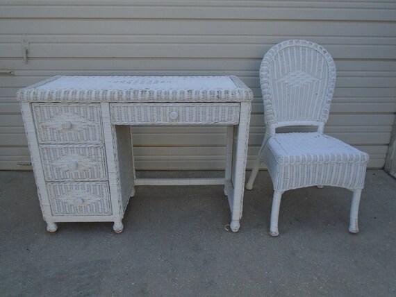 Wicker vanity chair discount