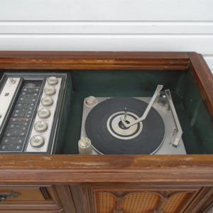 Vintage Magnavox Astro-sonic Stereo Record Player Stereophonic