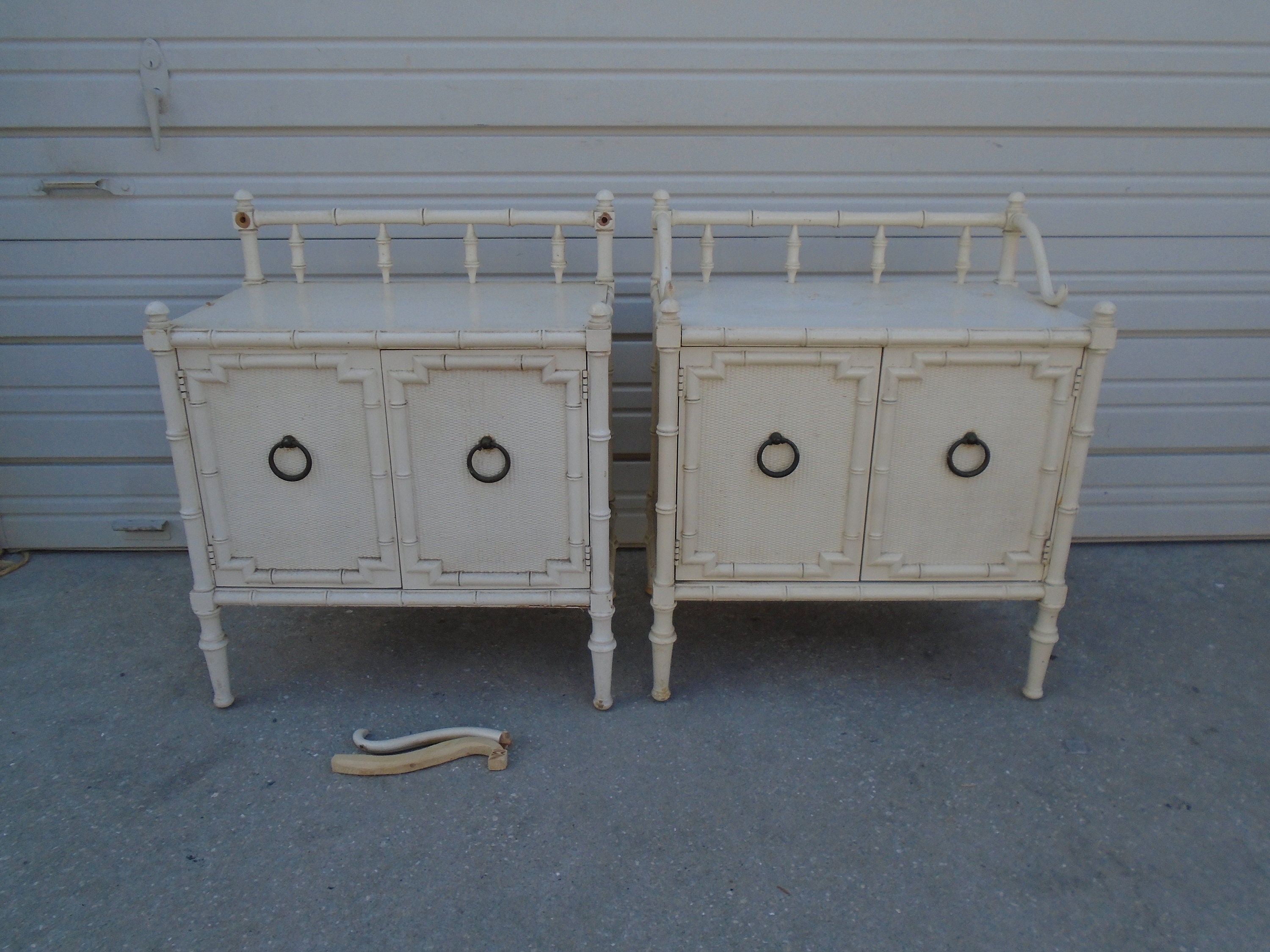 Drexel Fretwork PAIR Faux Bamboo Nightstands Greek Key Kensington OMEGA STY Set 2 Palm Beach Regency Boho  Chinese Chippendale Chinoiserie