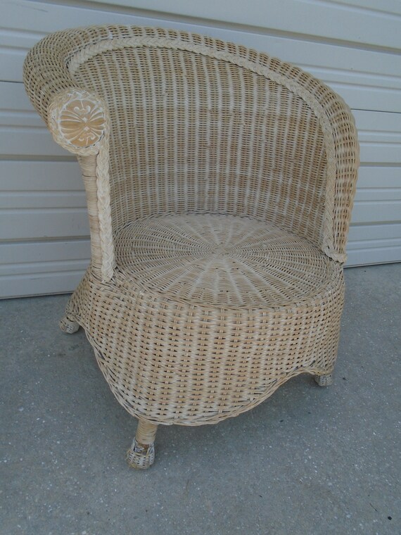 Pier 1 Wicker Chair Asymmetrical Back 