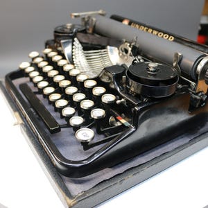 Underwood クラシックタイプライター グレー ケース入り 動作品 Antique Underwood Typewriter With Case - Etsy