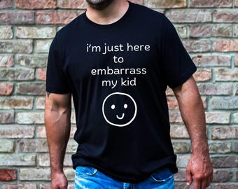 Camiseta divertida para padres deportistas: "Solo estoy aquí para avergonzar a mi hijo".
