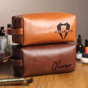 Groomsmen Gifts, Groomsmen Proposal, Custom Wedding Gifts, Leather Toiletry Bag, Gift for Him, Personalized Gifts For Men, Leather Dopp Kit