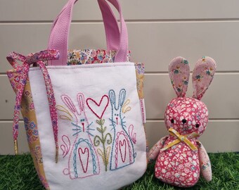 Astra Mini Bag with Cute Bunnies Stitchery and Bunnies Pattern - Easter Edition