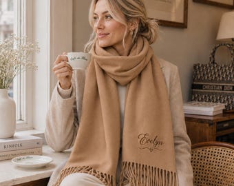 Personalisierter bestickter Schal, Namensschal für Damen, Oversize-Winterschal, personalisierter Schal, Geschenk für sie und die Mutter