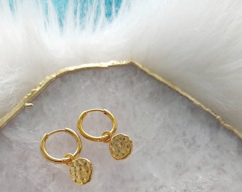 Hammered Gold Disc Earrings, Coin Hoop Earrings, Gold Huggie Earrings, Small Hoop Earrings, Gold Hoops, Boho Earrings, Mothers Day Gifts