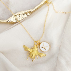 Collar de abeja de oro, collar de abeja y letra inicial, joyería de collar personalizado, regalo de Navidad para ella, relleno de calcetín