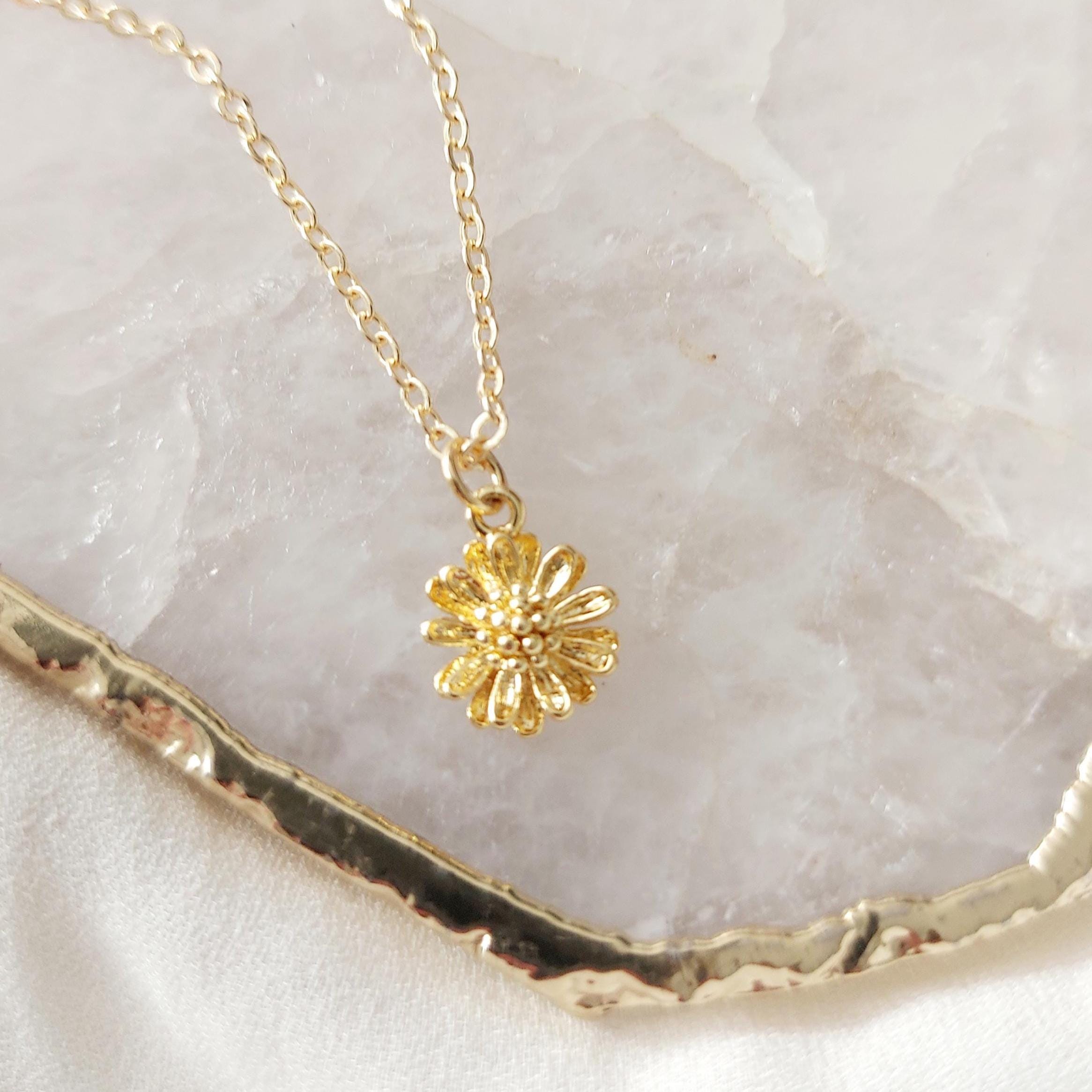 Collana girocollo con ciondolo a forma di marghera in oro giallo 14 carati, con fiore di orchidea, elegante per donna