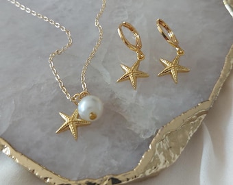 Pendientes de aro con estrellas de mar doradas: delicado conjunto de joyas costeras