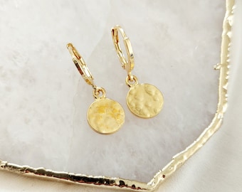 Hammered Gold Disc Earrings, Classic Gold Hoops, Coin Hoop Earrings, Gold Huggie Earrings, Small Hoop Earrings, Boho Earrings, Disc Earrings