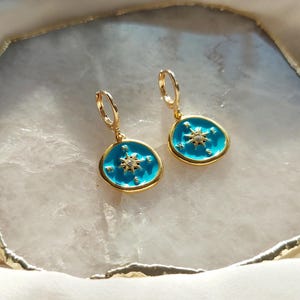 Gold Hoop Earrings, Compass Charm Huggie Hoops, Gold Earrings, Compass Earrings, Travel Gift, Birthday Gift Daughter, Graduation Gift