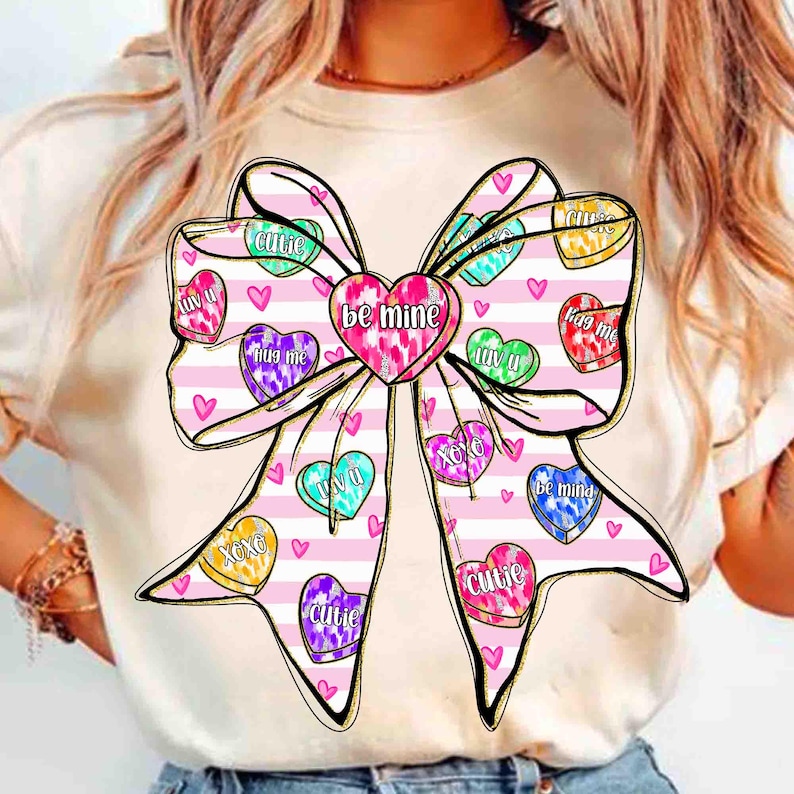 Be Mine Valentine Coquette Png, Conversation Candy Heart Bow Sublimation, Design per maglietta di San Valentino con pennellata rosa, XoXo Png immagine 1