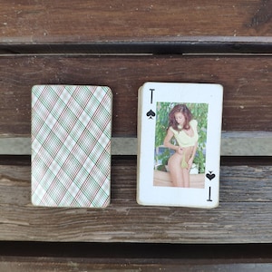 Spielkarten für Mädchen und Damen. Poker- und Bridgekarten.