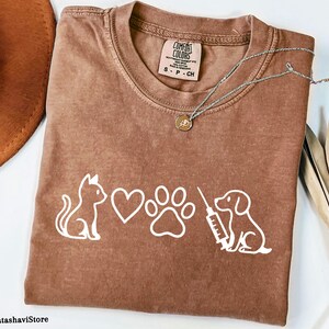 Pet Lovers Tee, Dog Cat Animal Paw Print Shirt, Gift for Animal Lovers, Pet Owner T-shirt, Cute Animal Tee, Casual Wear