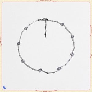 necklace ⊹₊⟡⋆ silver crystal flower daisy necklace, handmade beaded jewelry, beaded accessory