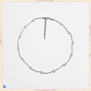 necklace ⊹₊⟡⋆ silver daisy flower necklace, handmade beaded jewelry, beaded accessory