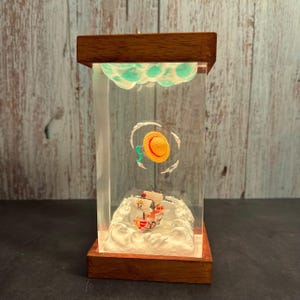 Handmade Anime Resin Lamp Pirate Ship LED Night Light Ocean Voyage Desk Decor Anime Manga Luffy-Inspired Ocean Desk Decor Otaku Anime Fans