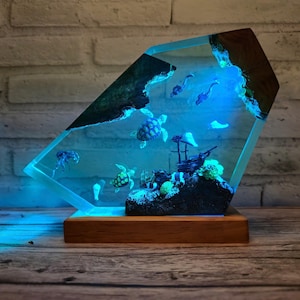 Sea Turtle Resin Lamp, Handmade Art, Personalized Diver Decoration, Best Friend Gift, Free Diving, Resin Wood lamp, Driver Resin Lamp