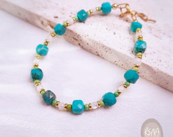 Dainty Turquoise Beaded Bracelet, Mixed Beads Gemstone Bracelet, 18K Gold Minimalist Statement Bracelet, Spiritual Crystal Gift for Her