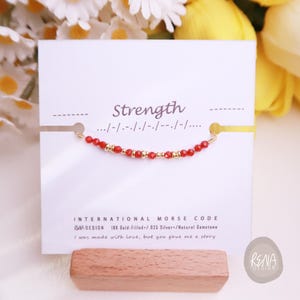 Benutzerdefinierte 2 mm Birthstone Morse-Code Minimalist Armband, Personalisiert, um jedes Wort oder jeden Namen zu buchstabieren, handgemachtes zierliches Edelsteine Armband, Geschenk für Sie