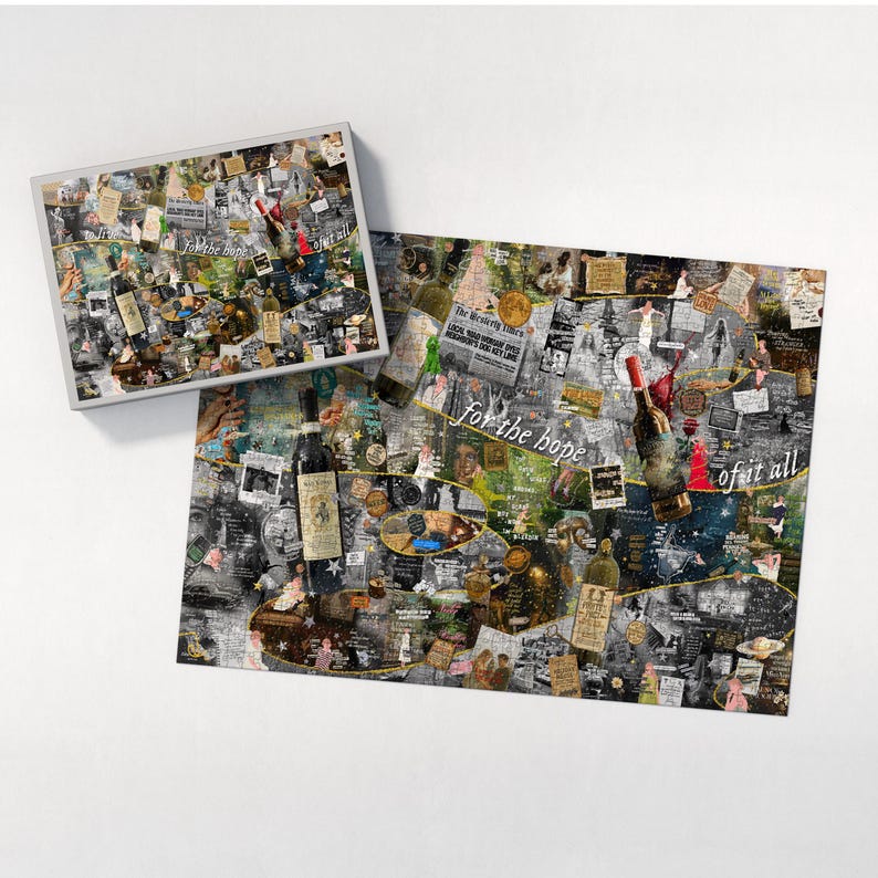 Peut inclure: Un puzzle avec un design de collage comprenant des bouteilles de vin, des coupures de journaux et diverses images. La bo&icirc;te du puzzle est visible, affichant une version plus petite du puzzle termin&eacute;. Le texte sur le puzzle se lit "for the hope of it all."